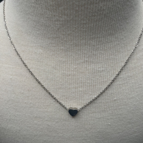 Silver-colored Heart Necklace - Picture 1 of 3